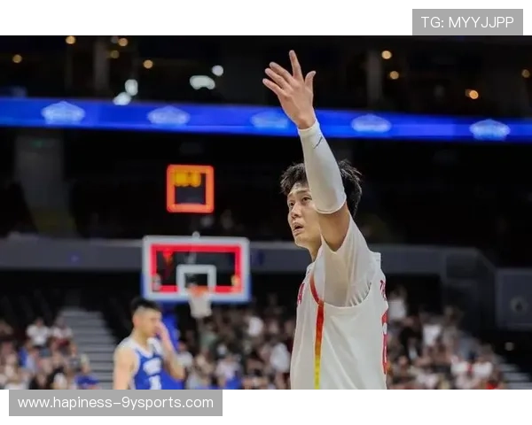 中国男篮奋勇拼搏逆袭获胜 全力备战世界杯预选赛 展现新一代实力