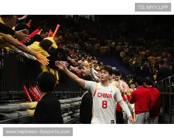 国内篮球联赛新赛季精彩开幕 球星表现引发球迷热议